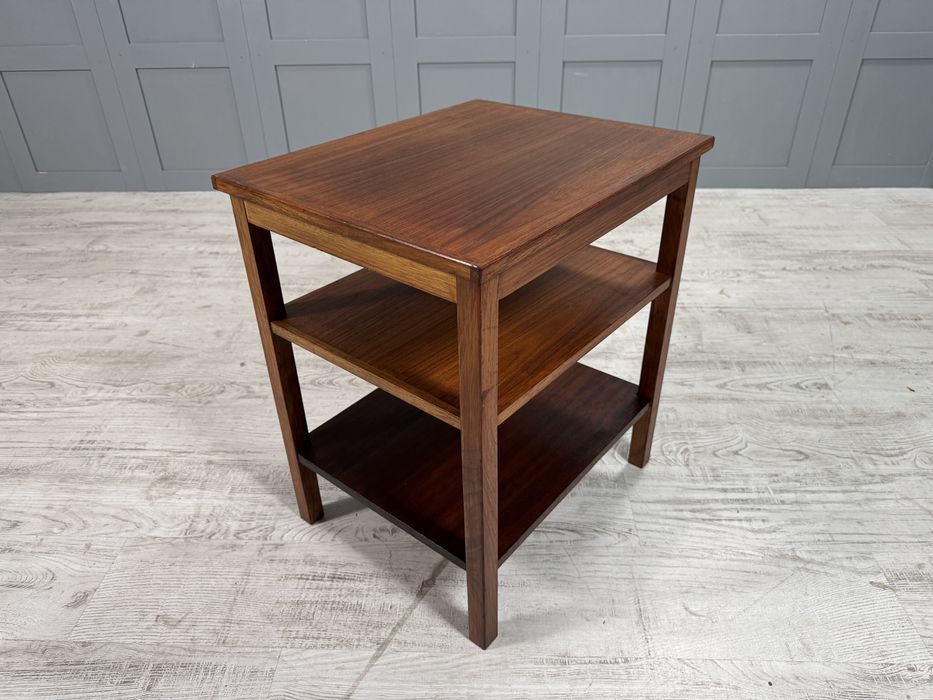 Скандинавска холна - помощна маса К081