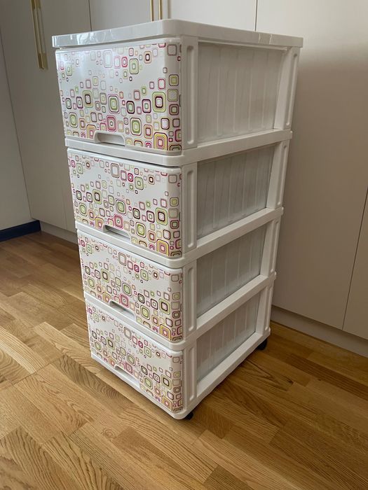 пластиковый комод