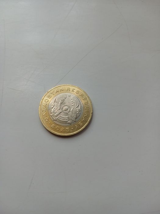 Монета 100тг редкий