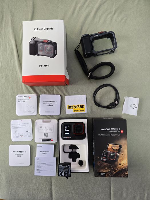 Insta 360 AcePro 2, garanție, 2 baterii,  Xplorer grip kit, perfectă.