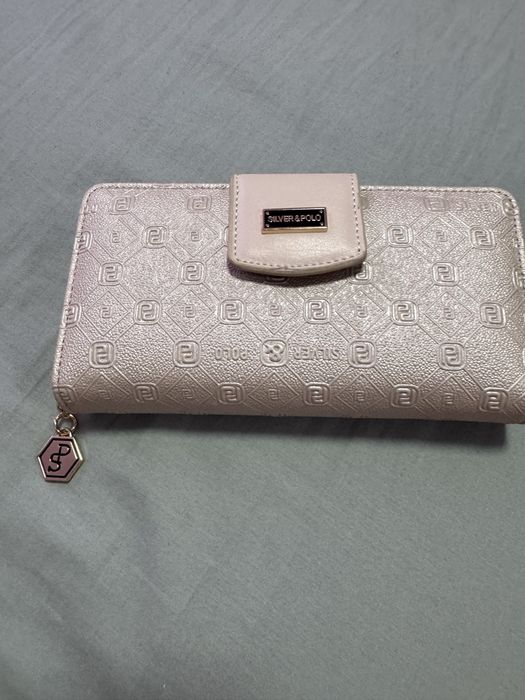 Портмонета малки и големи