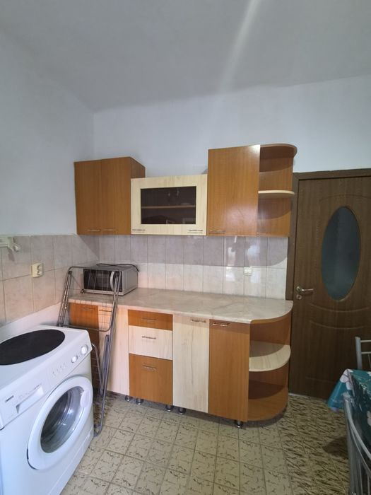 Apartament o cameră de închiriat
