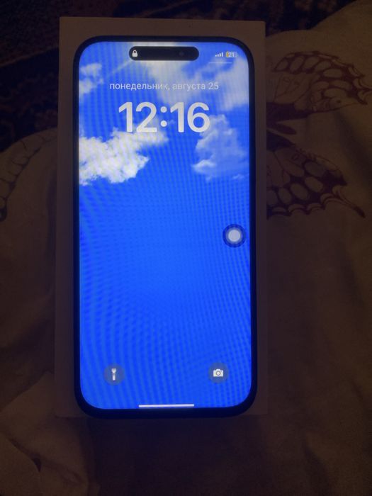 Продам телефон iPhone 16 1 терабайт за 200 000