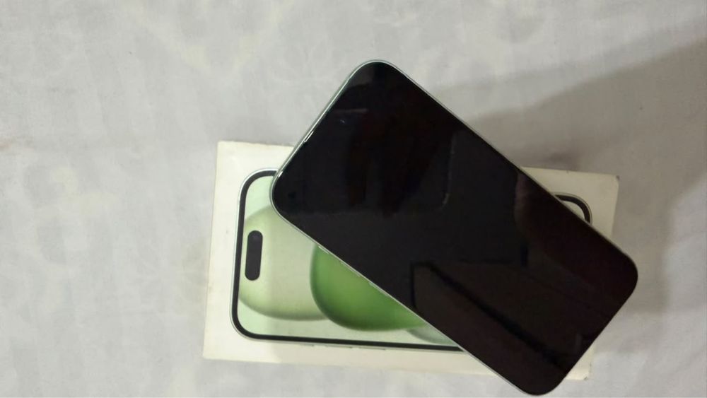 iPhone 15 128гб телефон