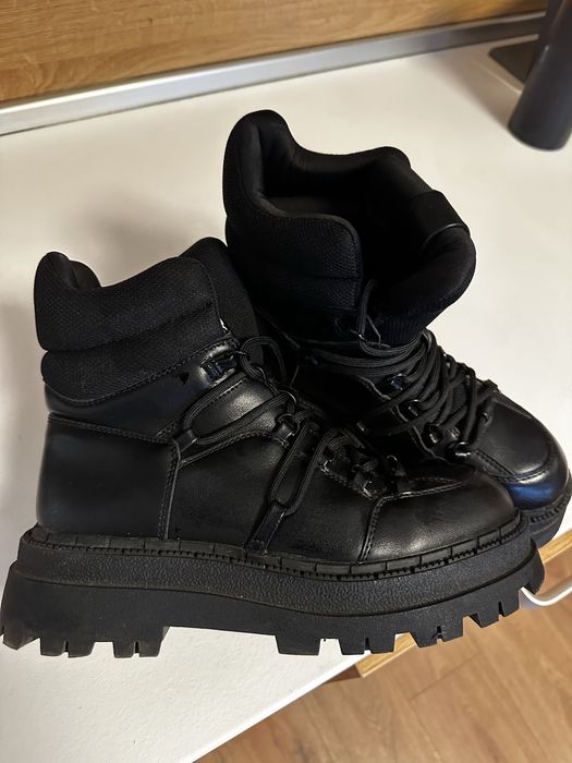 Дамски боти Reserved