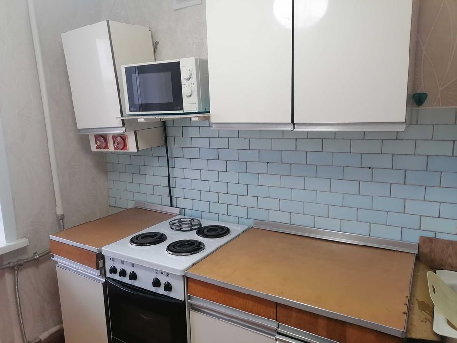 Гарнитур кухонный б/у