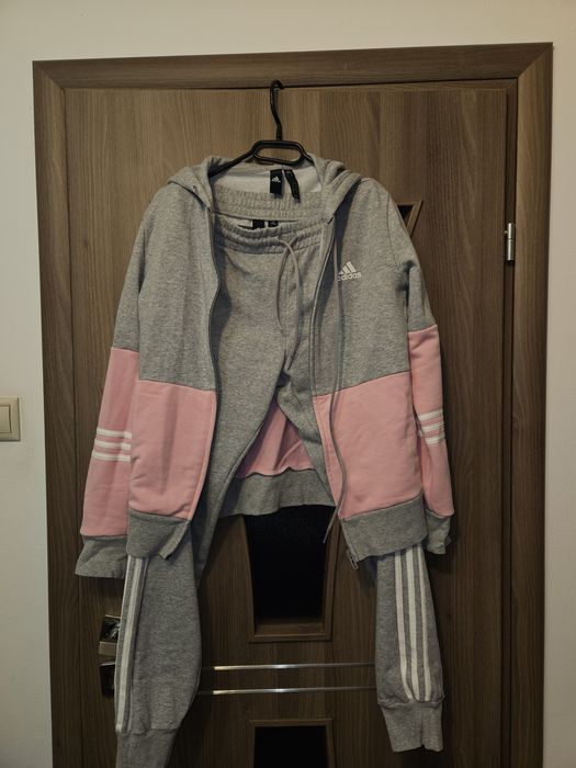 Trening adidas dama, masura s/m, in stare foarte buna
