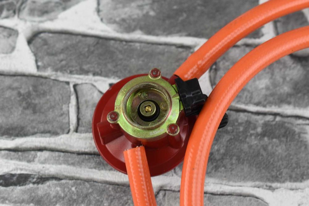 Нов пропан газ и маркуч за фурна барбекю UK Gas regulator V80 37mbar hose 8mm set