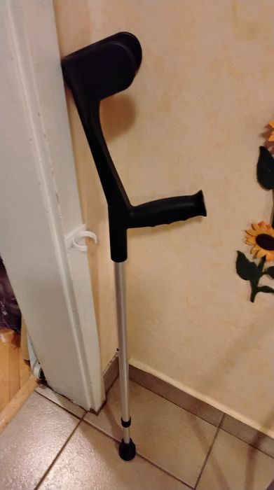 2 bastoane/cârjă  ortopedic/ă