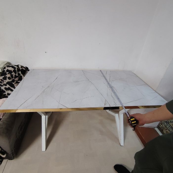 Продам обеденный стол