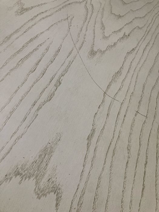 Стол белый без стульев