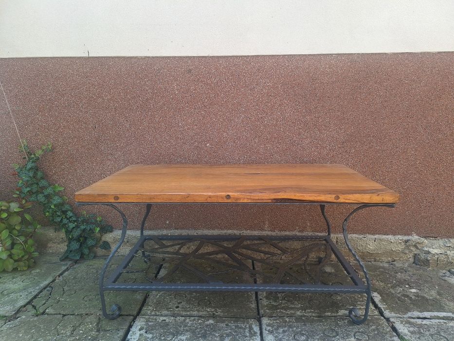 Masa din lemn masiv (stejar) lucrată manual