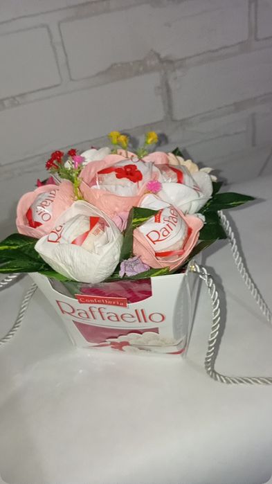 Цветы любимым. Сладкие букеты.