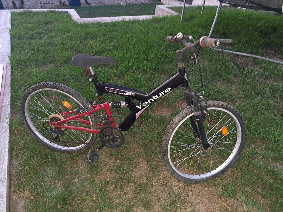 Bicicleta cu frane hidraulice