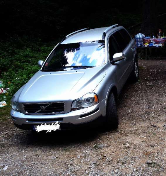 Продавам Volvo XC90
