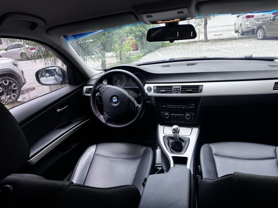 BMW E90 an 2009 propietar din 2017 masaina foarte intretinuta