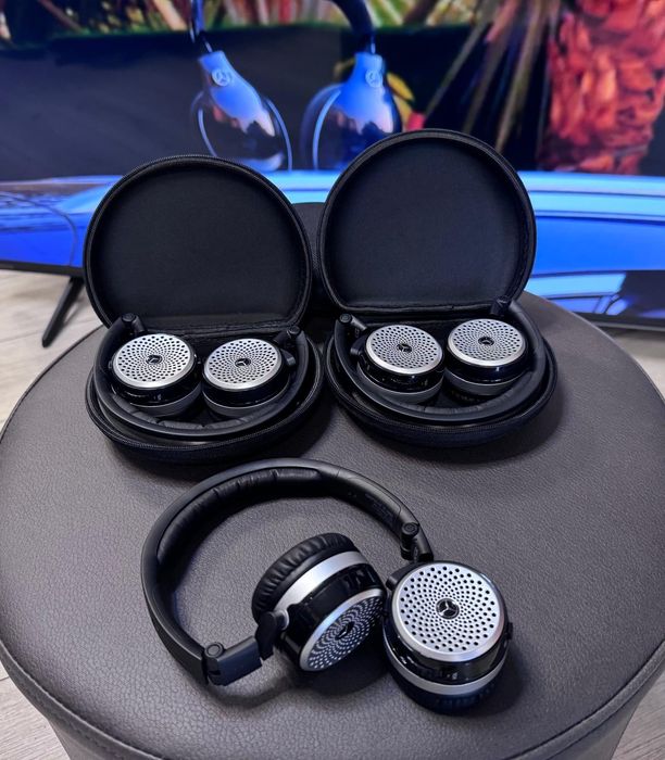Amanet F28: Căști Originale Spate Mercedes-Benz AKG P104 (S-Class W222, E-Class W213, GLE, GLS)