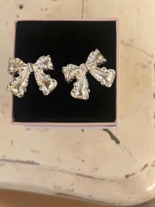 Обици с форма на  Панделки