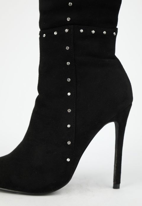 Високи чизми с кристали