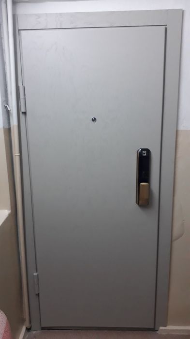 Обшивка железных дверей