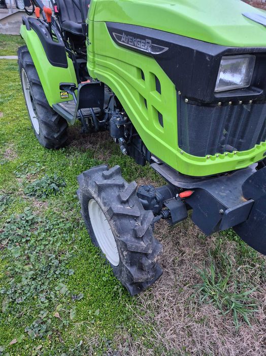 Трактор нов Avenger 26