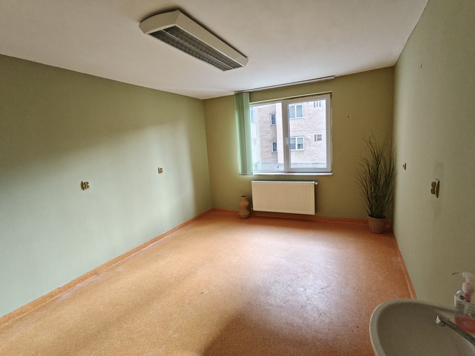 Spatiu comercial de închiriat 77mp
