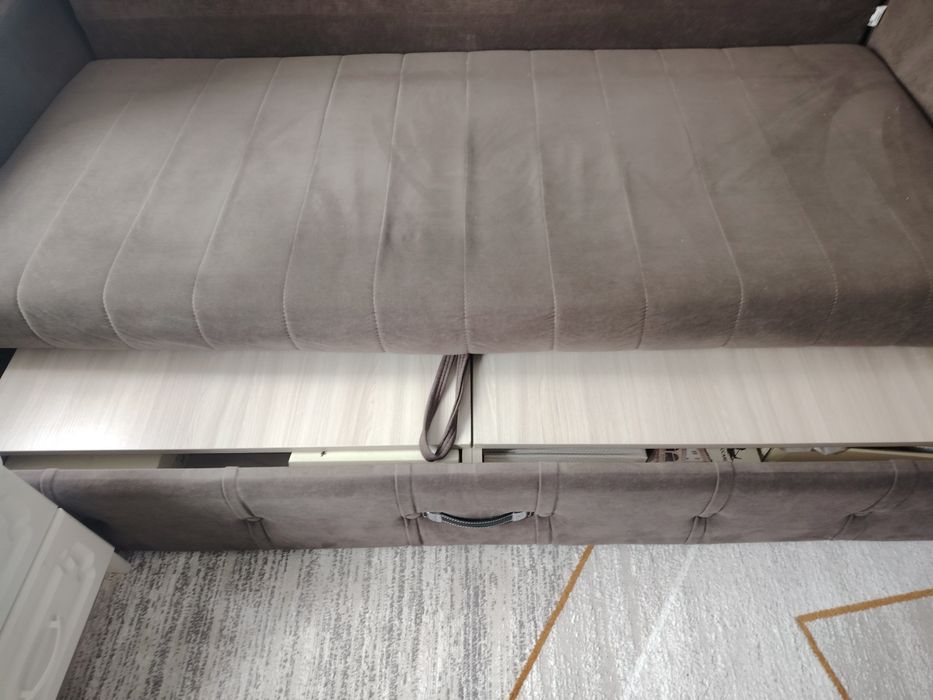 Срочно продам диван