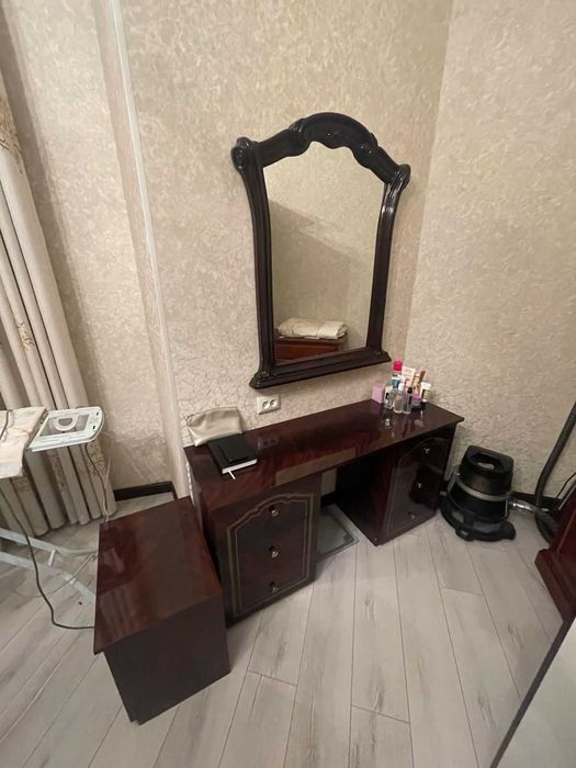 Продам гарнитур Итальянский