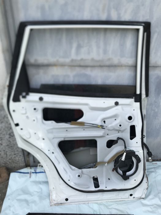 Врати Nissan Pathfinder r52 2017