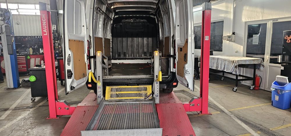 Lift auto pentru persoane cu handicap