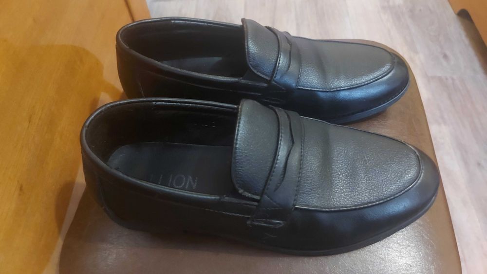 Срочно продам  новые туфли