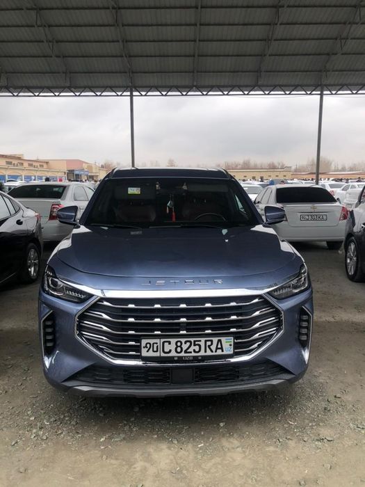 Jetour X70+ mashinasi sotiladi