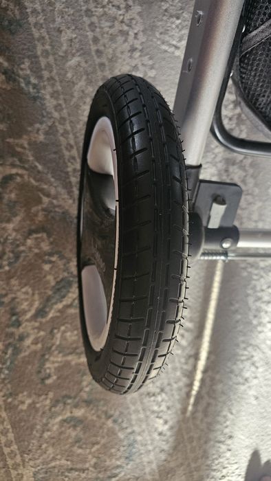 Коляска бу в хорошем состоянии