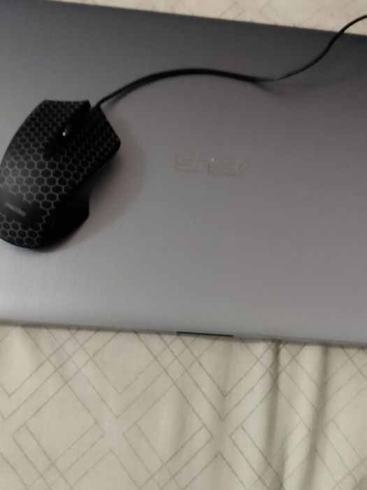 Asus core i3 7100U