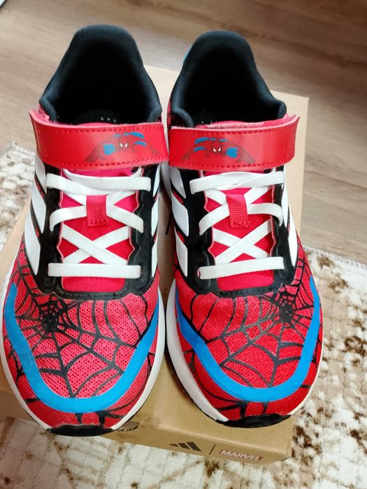 Детски маратонки MARVEL Adidas
