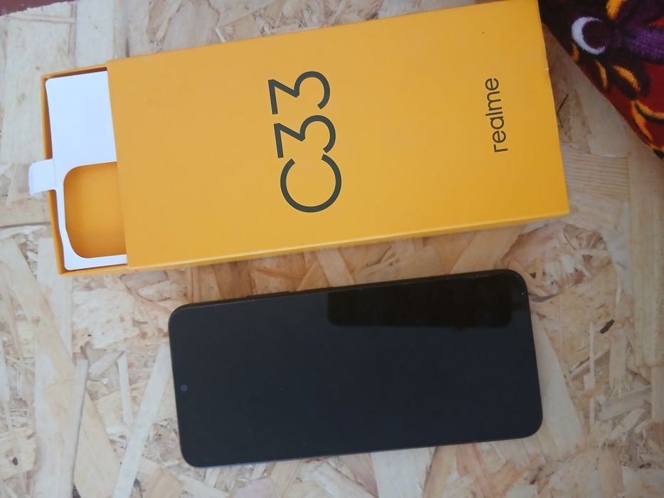 Продам realme 33