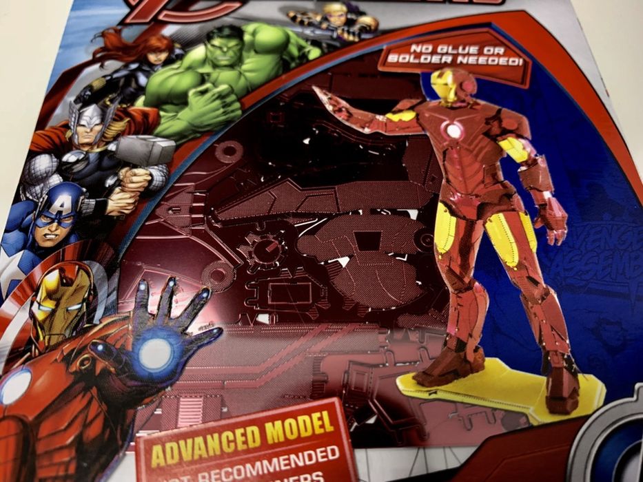 Puzzle metal machete 3D Metal Earth set avengers marvel iron man