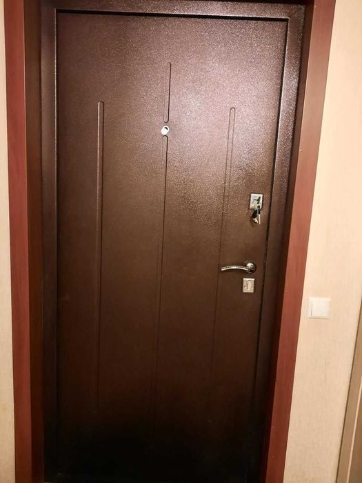 продам двери межкомнатные и входную