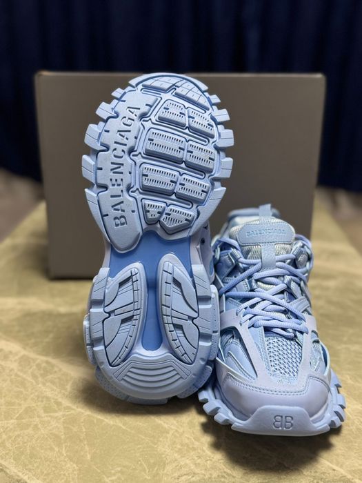 Vand Balenciaga Track