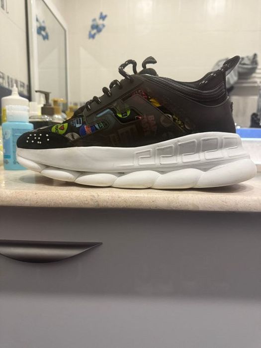 Versace chain reaction