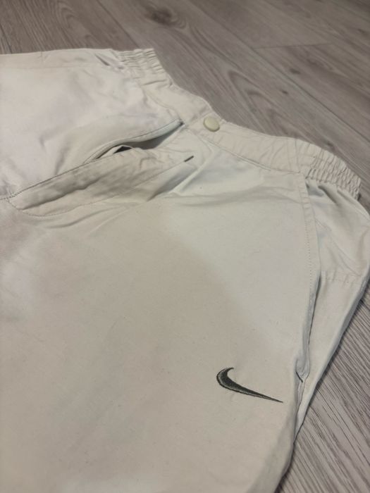 pantaloni nike crem