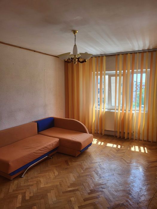 Apartament cu 2 camere de vanzare pe strada  9 mai