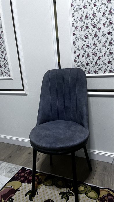 кухонный стол и 6 стулья