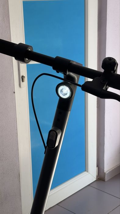 Trotinetă electrică aproape nouă