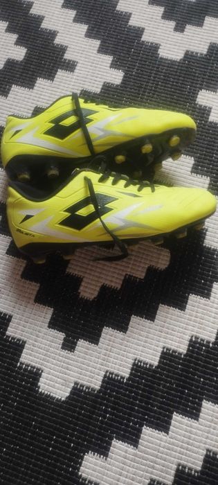Adidași cu crampoane fit