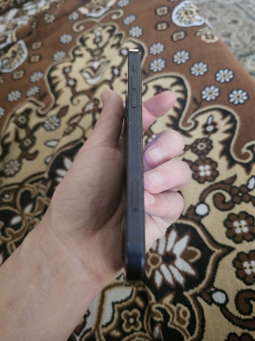 Айфон 12 сатылады