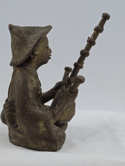Statueta africană, bronz