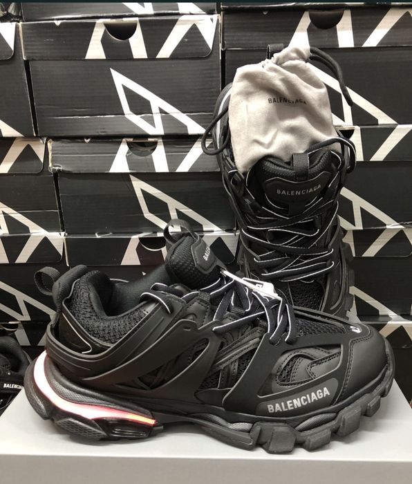 Vând adidași Balenciaga Track cu led/fara