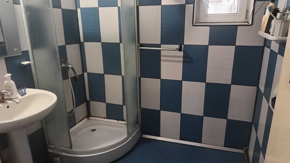 Apartament 3 camere decomandat langa Scoala nr 2 din Moinesti