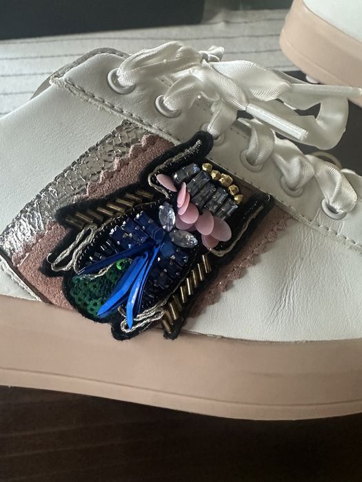 Дамски кецове